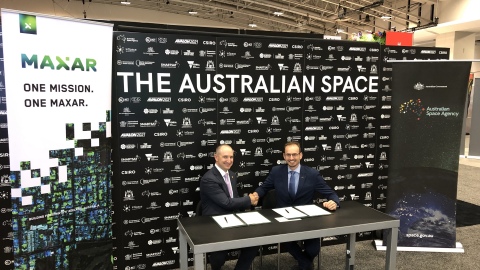 Maxar CEO Dan Jablonsky (left) signed a cooperative agreement on Oct. 22 with Anthony Murfett, Deputy Head of the Australian Space Agency. (Photo: Business Wire)